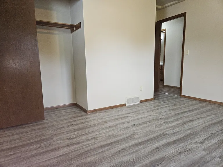 417 S Matthias St — Photo 19