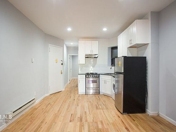 5th image of 330 W 49th St APT 5FW