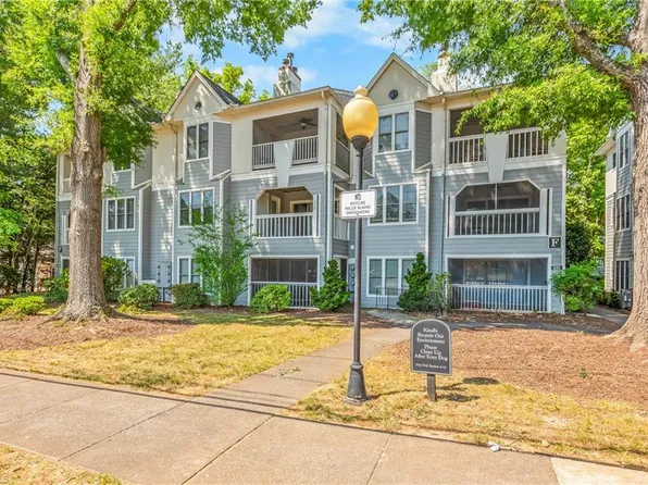 233 Oakwood Ct, Winston Salem, NC 27103