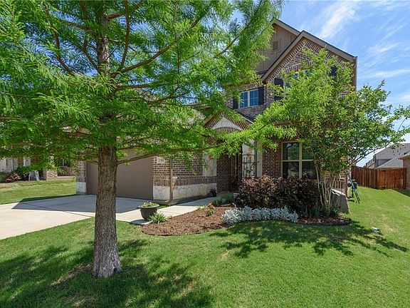 2nd image of 3301 Glen Crest Ln