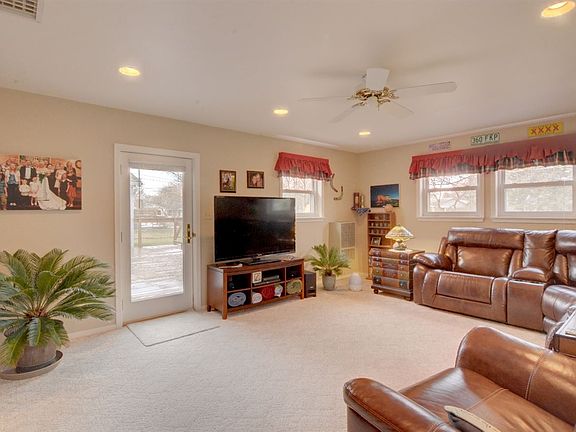 3rd image of 3801 Orleans Dr