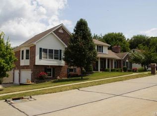 3008 Hollrah Dr, Saint Charles, MO