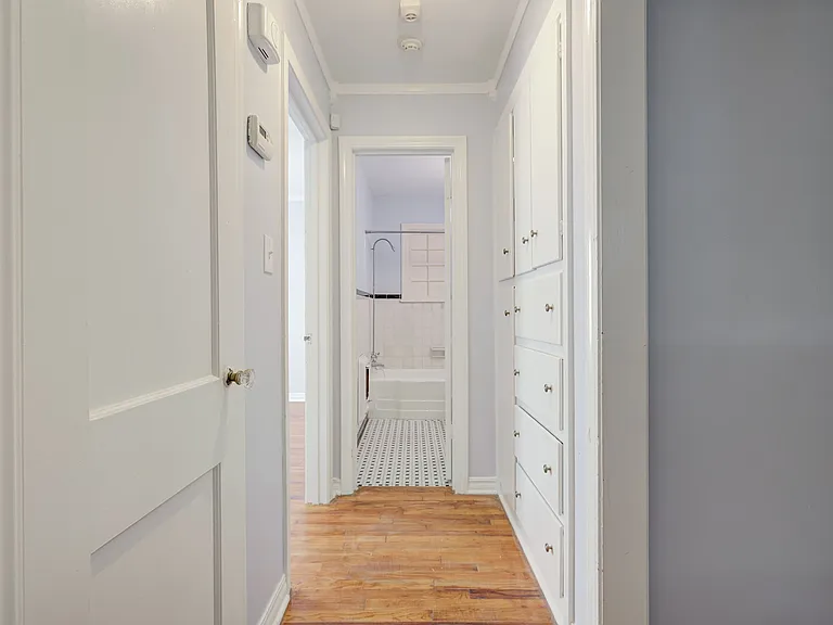 912 Garver St — Photo 17