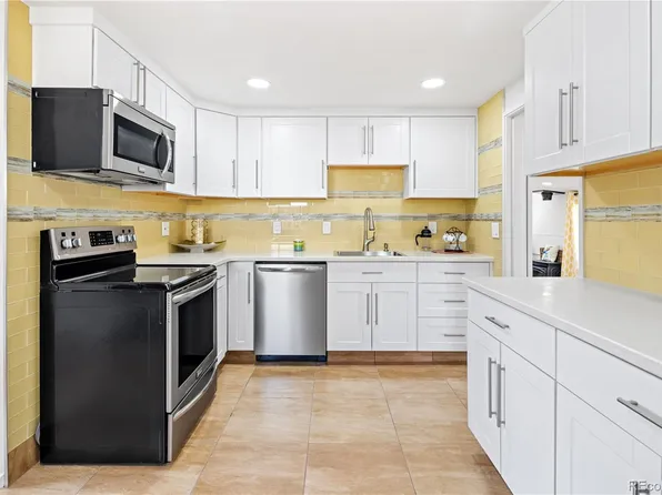 5325 W 5th Avenue, Lakewood, CO 80226