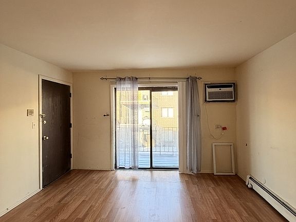 3rd image of 10409 Dearlove Rd APT A1