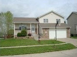5330 NW 4th St, Lincoln, NE 68521