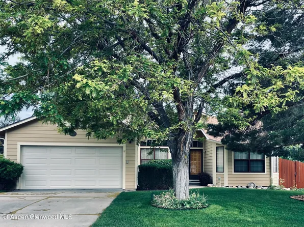 104 Columbine Ln, Parachute, CO 81635