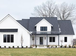 8999 Potowatomi Dr, Grosse Ile, MI 48138