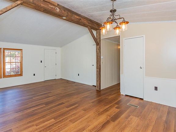 5th image of 107 Woodward Dr