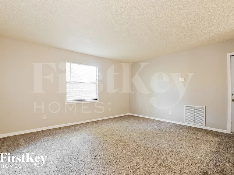 2175 Carriage Pointe Loop — Photo 9