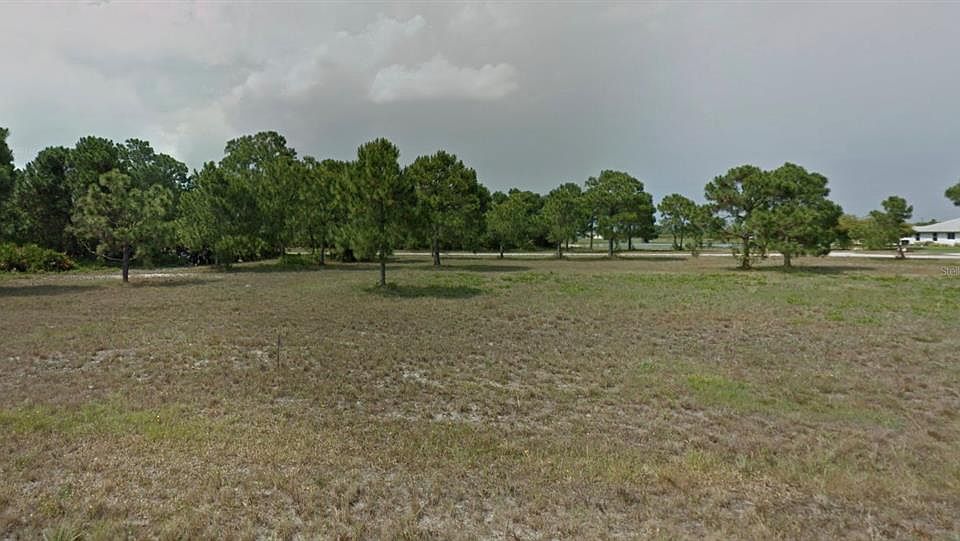 2nd image of 12 Rudder Ln #139