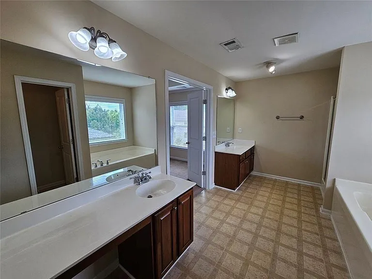 3755 Long Lake Dr — Photo 36