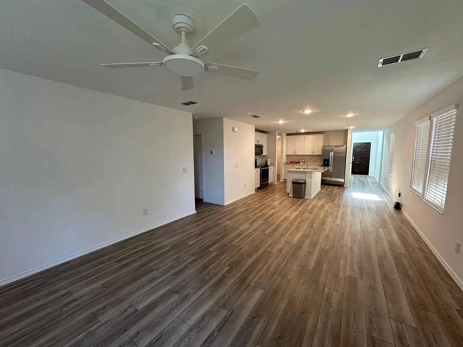 4 bed, 2207 sqft, $2,200 — Photo 3