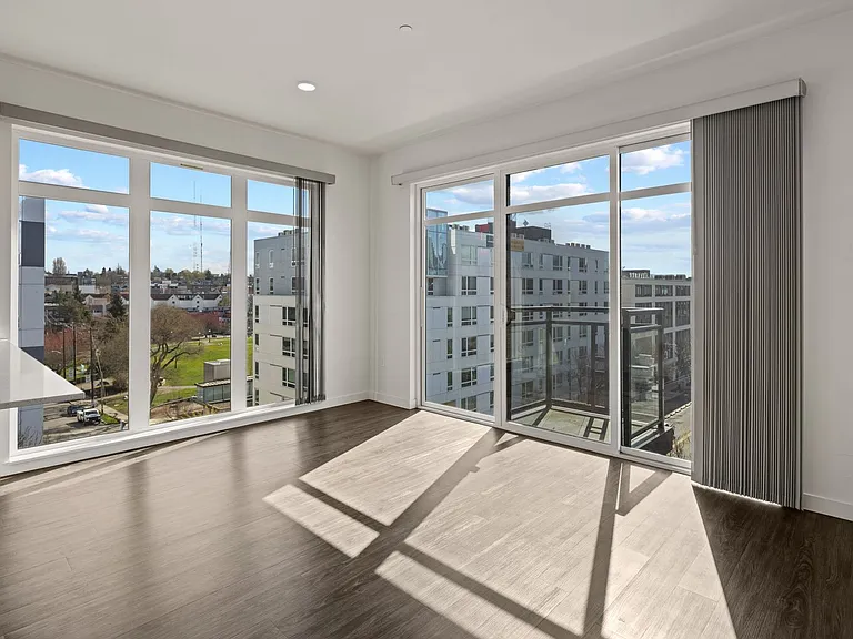 101 Broadway, Live Here, Go Anywhere — Photo 42