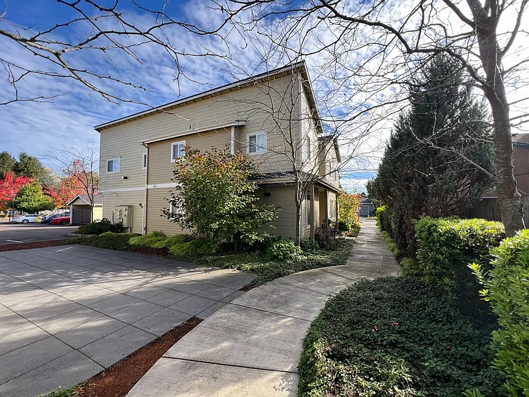 30625 SW Willamette Way E — Photo 10