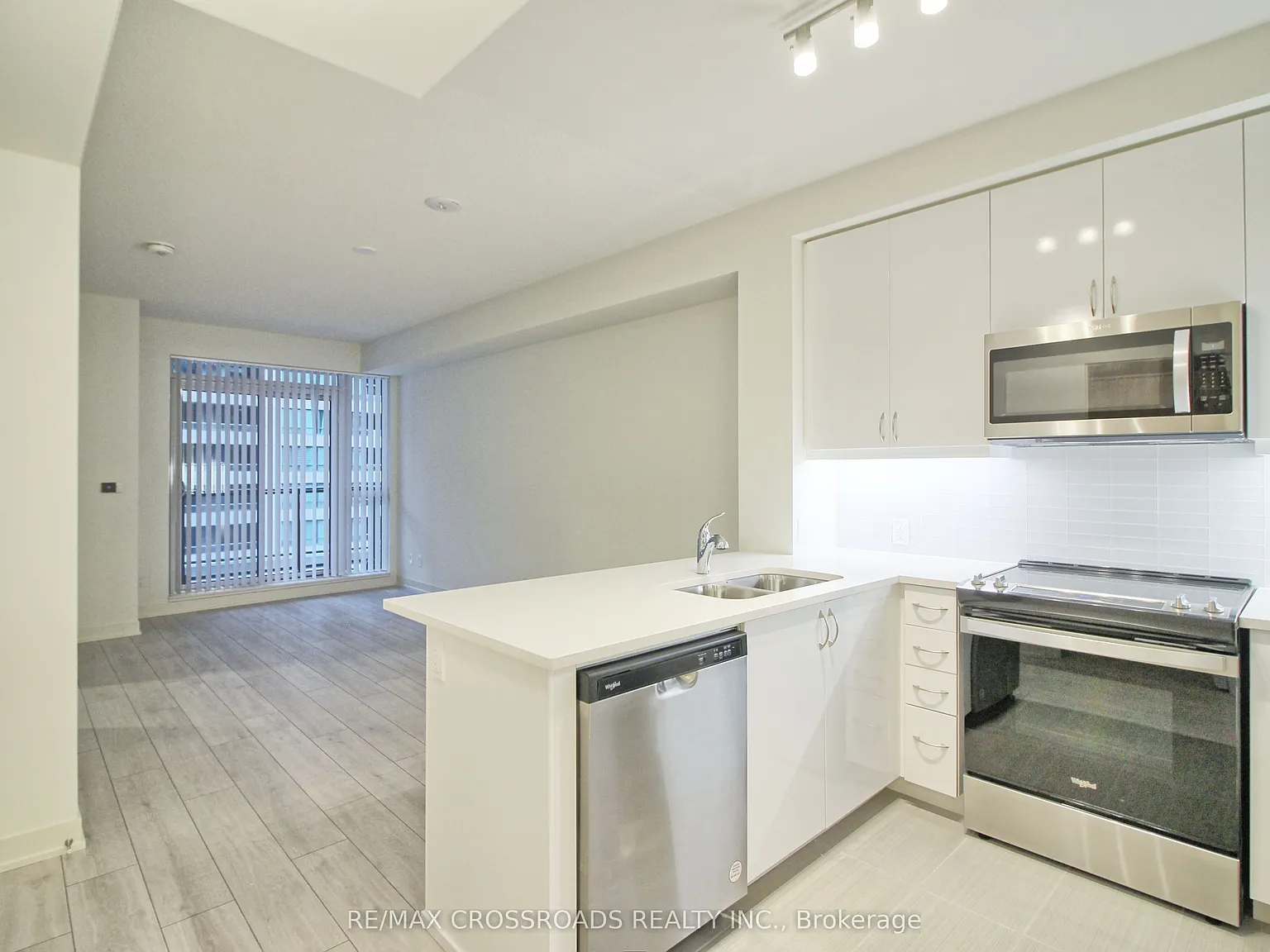 2 bed, $2,600 — Photo 2
