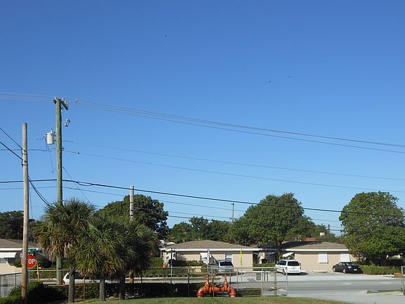2nd image of 3815 Parker Avenue