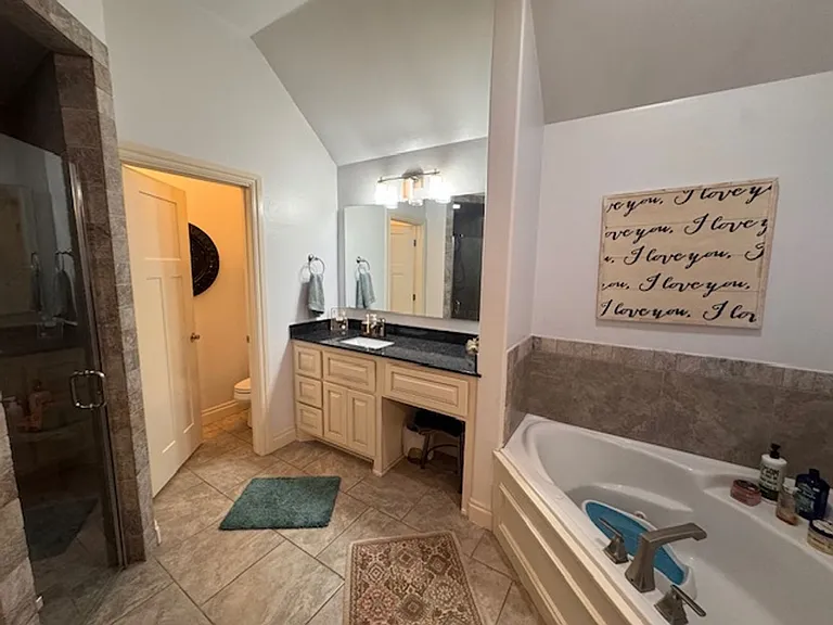 4205 SE 37th St — Photo 9