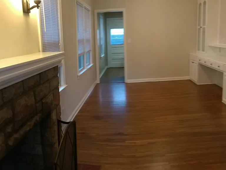 1417 E 37th Pl — Photo 5