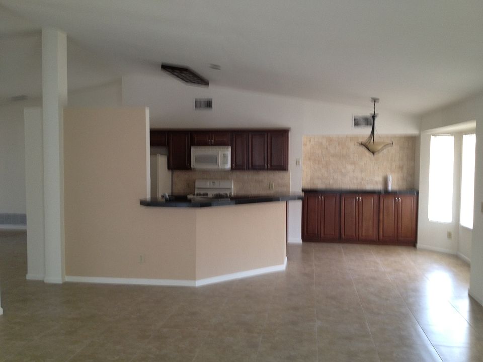 1st image of 1569 W Highsmith Dr