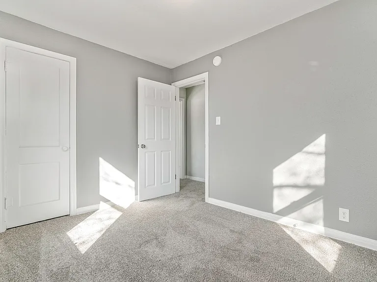 4209 S Polk St — Photo 13