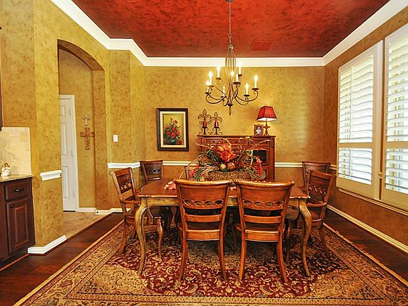 Formal Dining