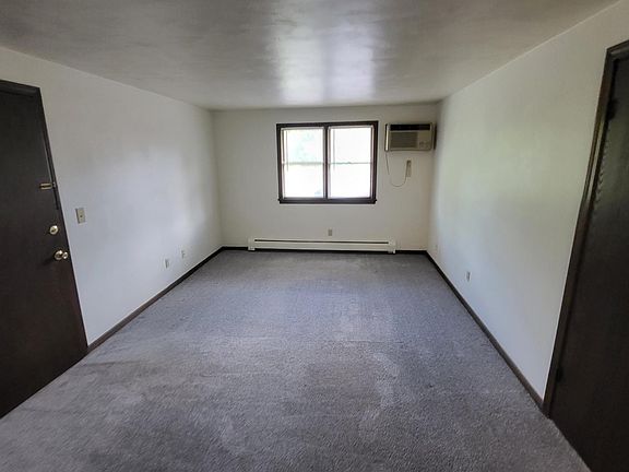 5th image of 60 Meadowbrook Dr #3