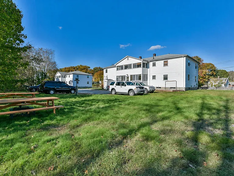 24 Aldrich St — Photo 10