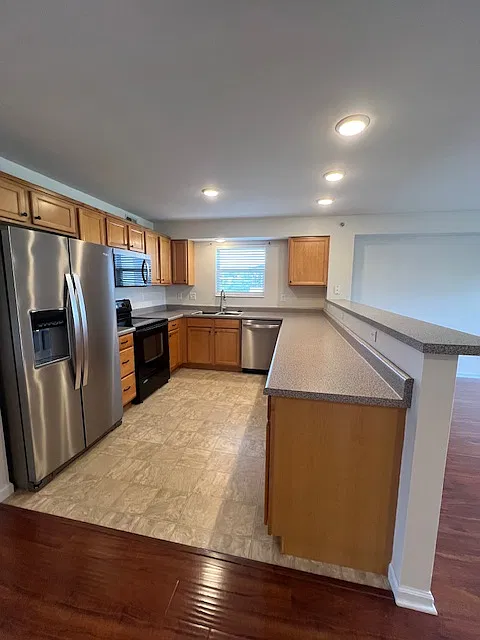 2 bed, 1136 sqft, $1,875 — Photo 3