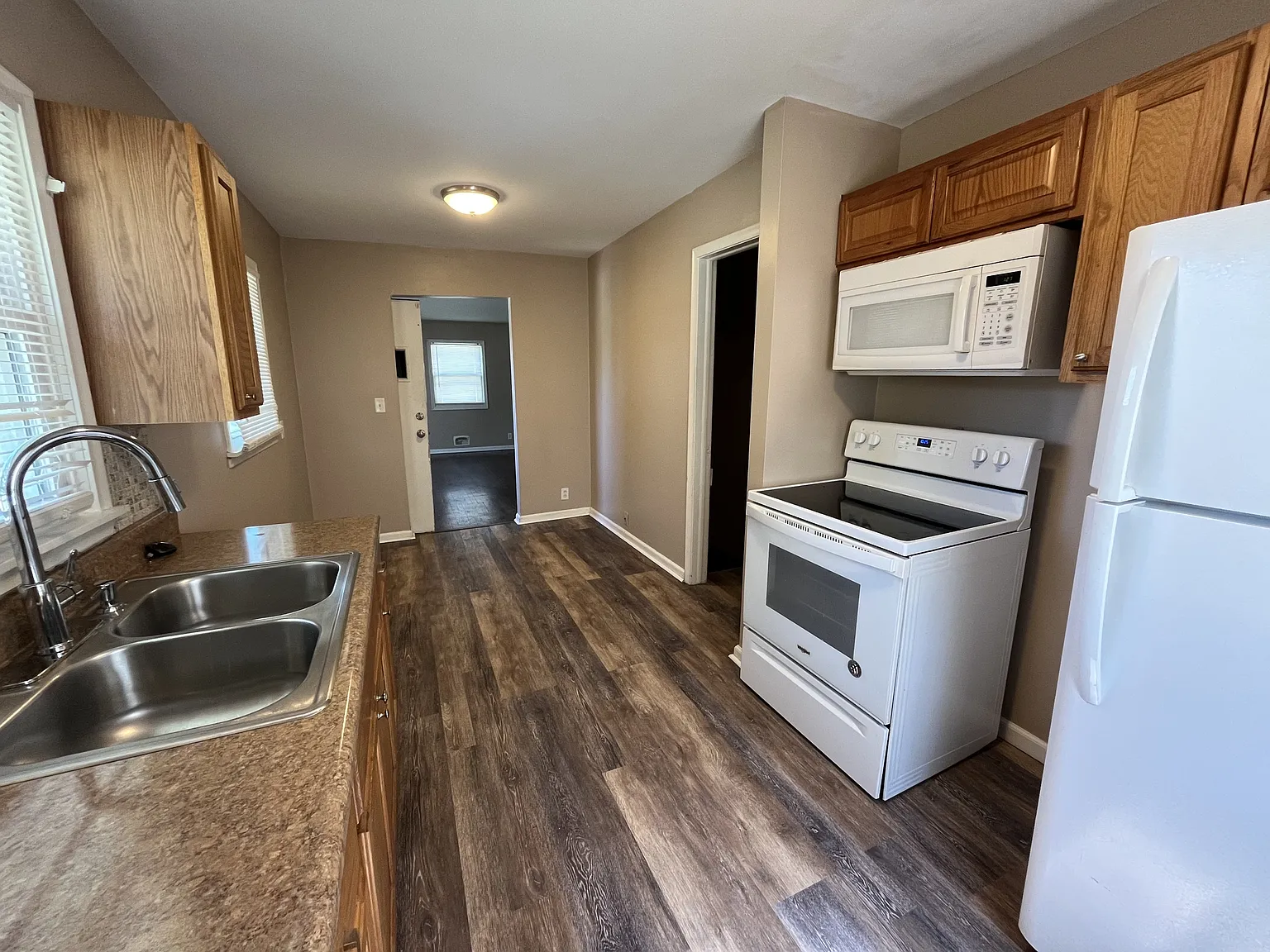 5363 N 47th Ave - 5363 N 47th Ave — Photo 3