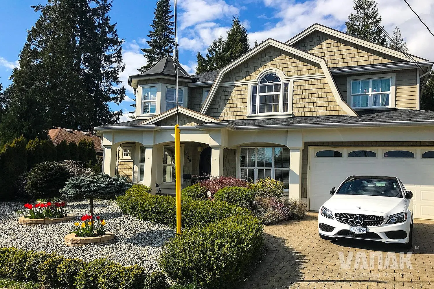 2 bed, 1885 sqft, $2,450 — Photo 1