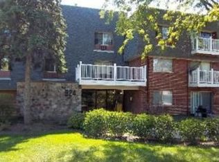 924 Ridge Sq APT 309, Elk Grove Village, IL 60007