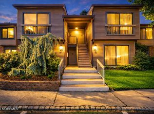 11 Manchester Ct, Red Bank, NJ 07701