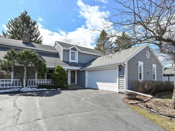1429 West De La Warr CIRCLE, Mequon, WI 53092