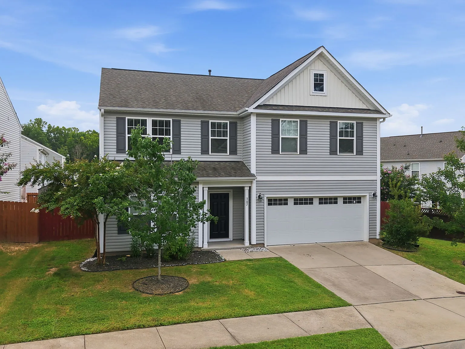 5 bed, 2950 sqft, $3,250 — Photo 2