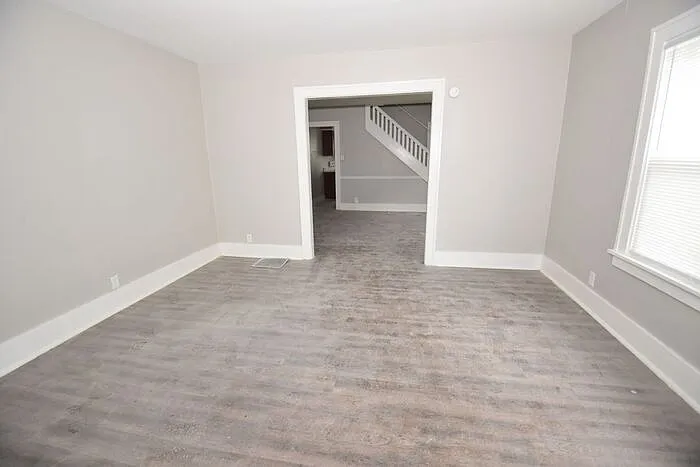 2 bed, 1.0 bath, $995 — Photo 4