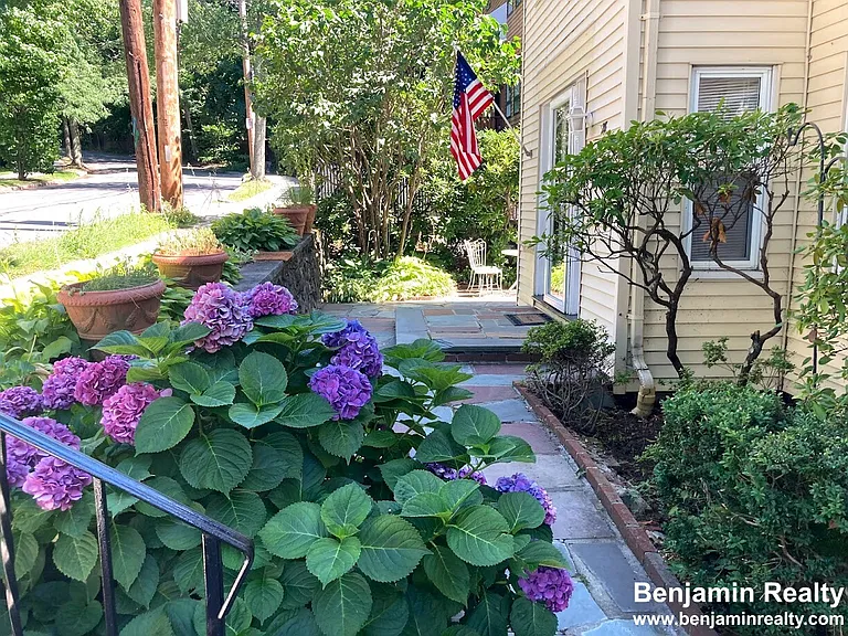 28 Beaconsfield Rd #1 — Photo 18
