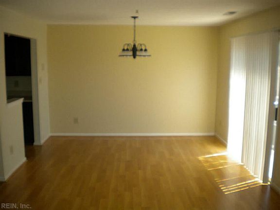 4th image of 5009 Heathglen Cir