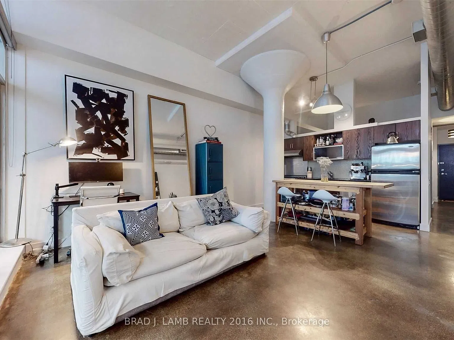 Garment Factory Lofts — Photo 2