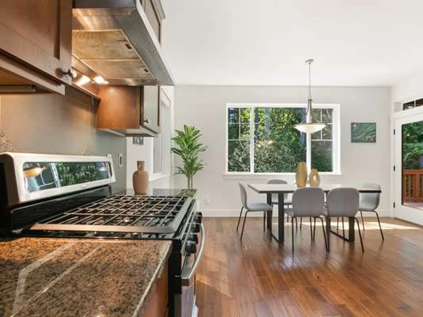 Beautiful Bothell Home in Harvest Run Neighborhood — Photo 3
