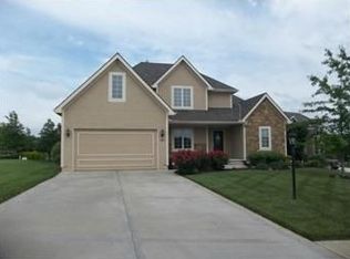 2012 Heather Ct, Leavenworth, KS 66048