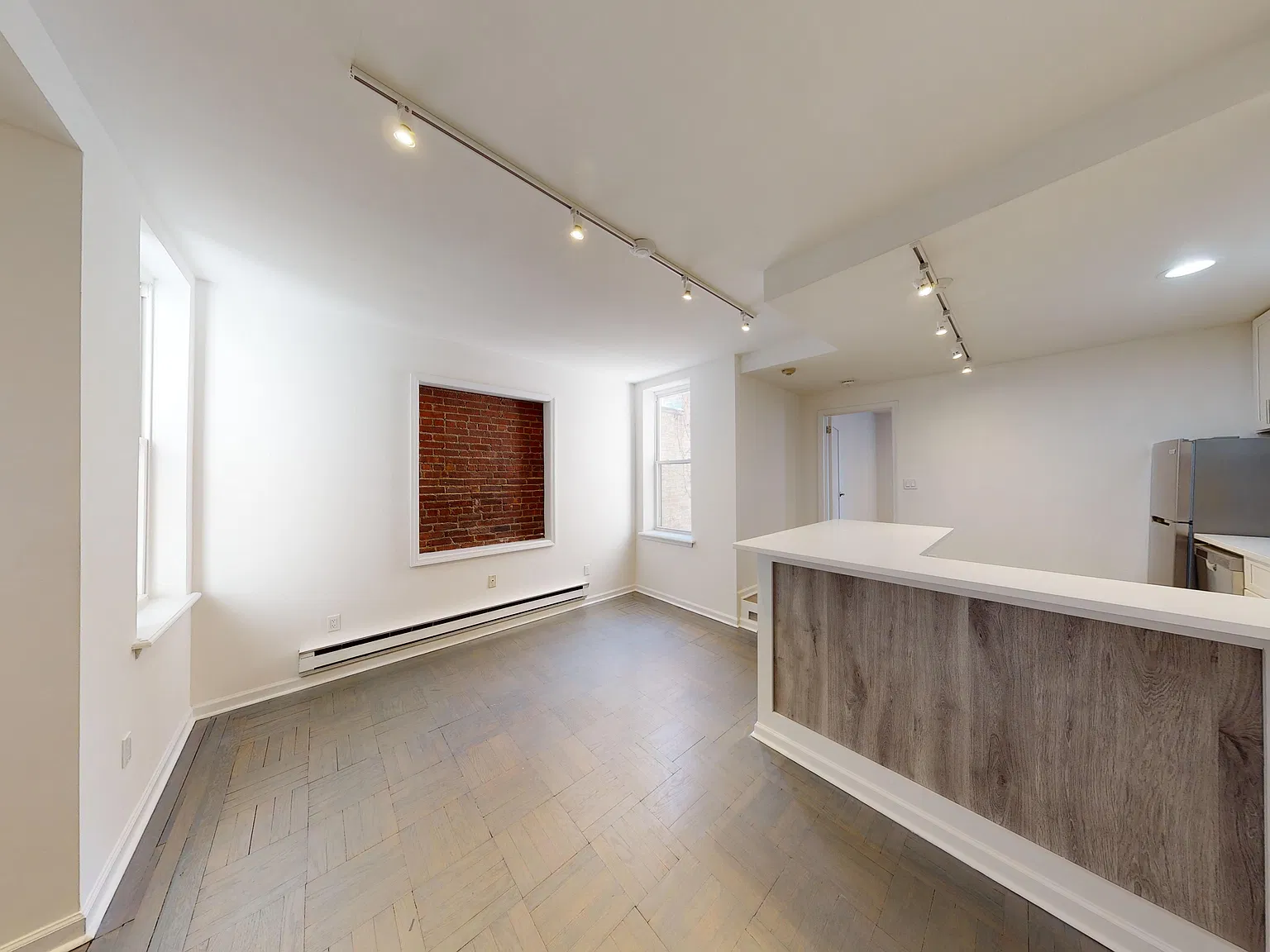 834 Hudson St — Photo 2