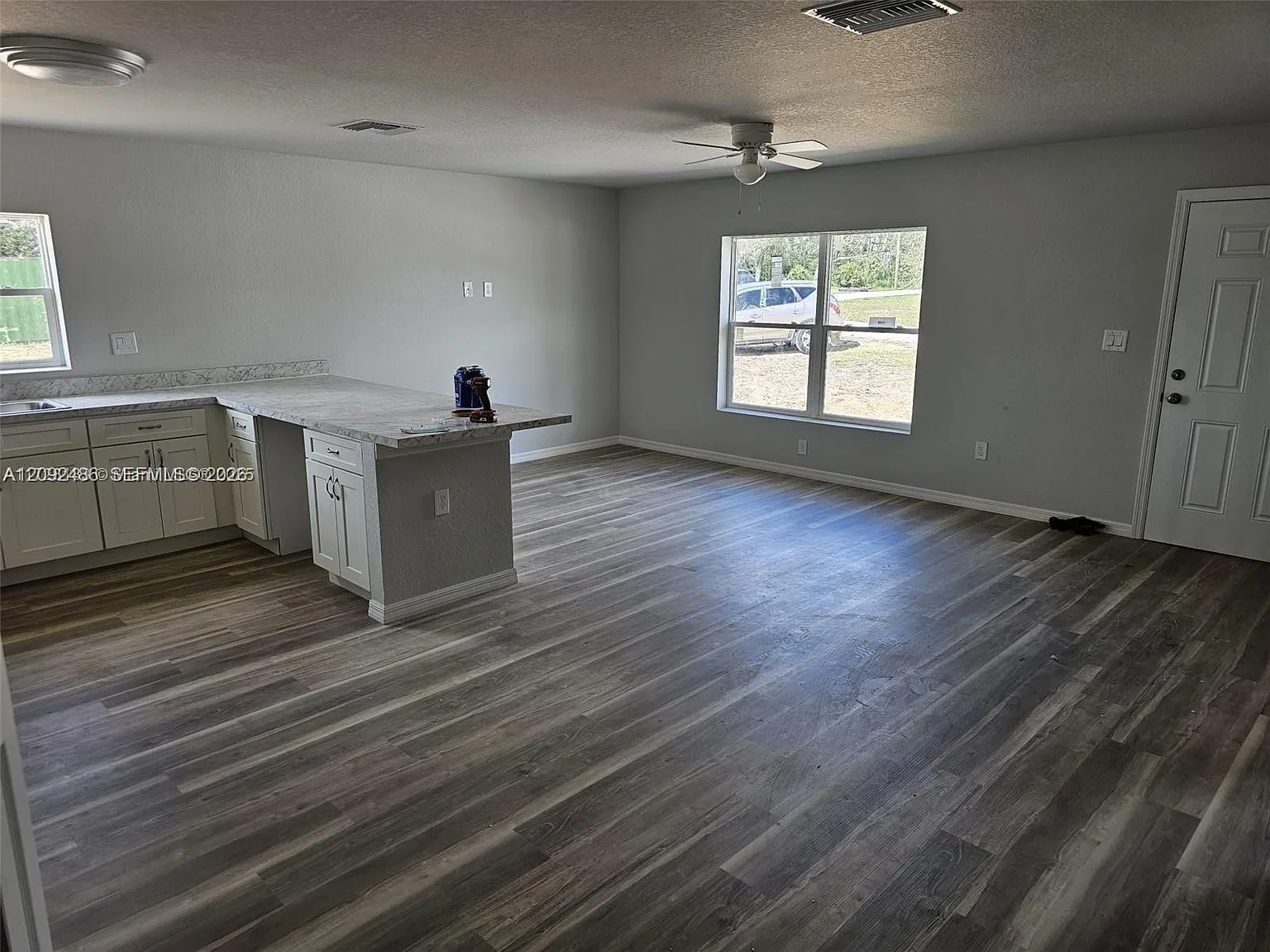 3 bed, 2.0 bath, $1,490 — Photo 2