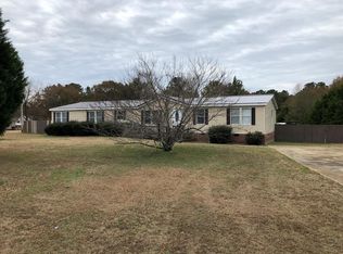 18 Lake Vista Ct, Fort Mitchell, AL 36856
