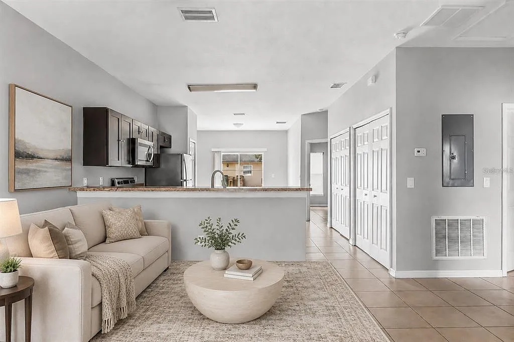 3 bed, 2.0 bath, 1596 sqft, $1,650 — Photo 4