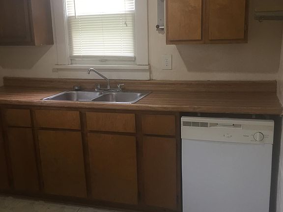 2nd image of 628 East St