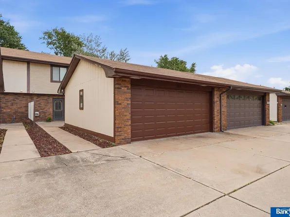 300 N 75th Ct, Lincoln, NE 68505