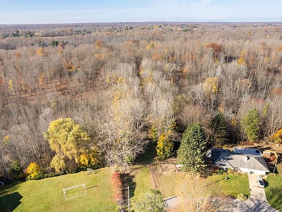 5th image of 60 Ridgeway Sites Ave