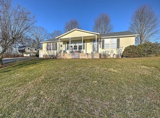 282 Wolfe Laurel Dr, Mt Carmel, TN 37645