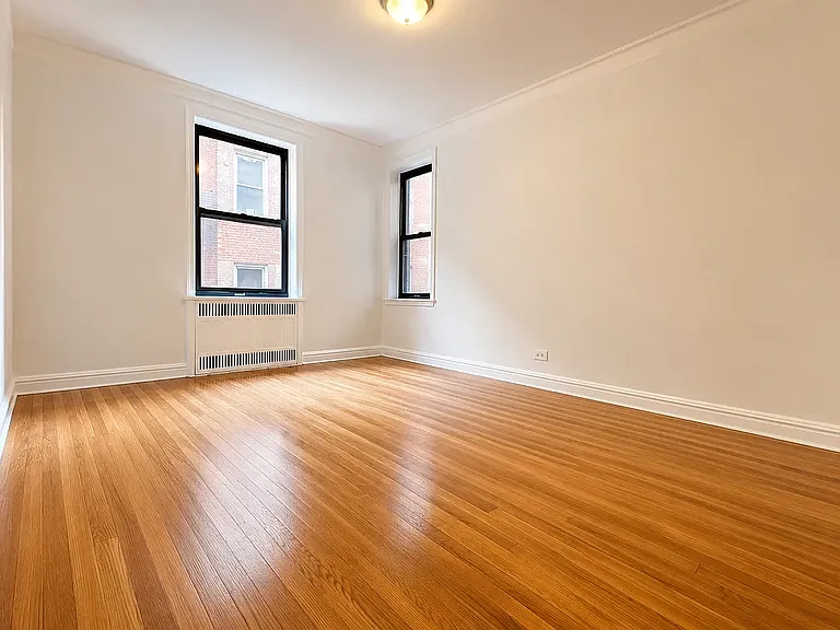 729 W 186th St #2D — Photo 4